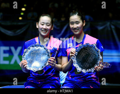 Südkoreas Lee So-Hee und Chang Ye Na feiern gewann der Frauen Doppel Finale tagsüber sechs den YONEX All England Open Badminton Championships in der Barclaycard Arena, Birmingham. Stockfoto