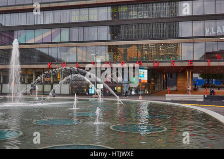 Kulturhuset, Heimat von Geschäften, Kinos, Restaurants und Theater der Stadt, Sergels Torg, Norrmalm, Stockholm, Schweden, Scandinavia Stockfoto