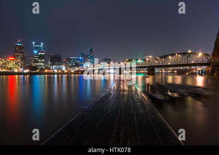 Brücke die Innenstadt von Portland, OR. Stockfoto