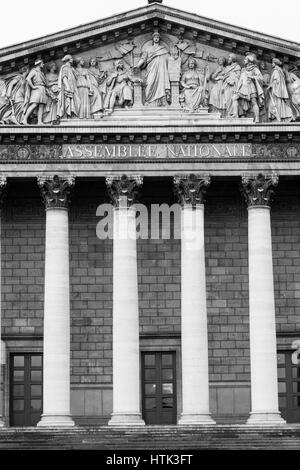 Palais Bourbon, dem Sitz der französischen Nationalversammlung, Paris, Frankreich. Stockfoto