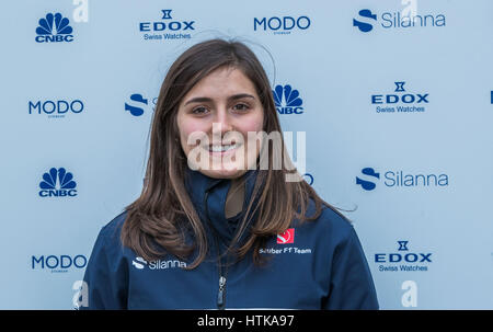 Barcelona, Spanien. 28. Februar 2017. Kolumbianische Formel Eins Fahrer Tatiana Calderón auf dem Circuit de Catalunya Rennen Treak in der Nähe von Barcelona, Spanien, 28. Februar 2017. Alle F1-Teams testet ihren neuen Rennwagen während der nächsten zwei Wochen in Spanien. Die neue Formel1 Saison startet am 26. März 2017 in Australien. Foto: Jens Büttner/Dpa-Zentralbild/ZB/Dpa/Alamy Live News Stockfoto