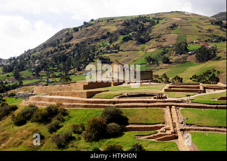 Ingapirca, Ecuador. 16. Oktober 2016. Die Inka-Stätte ist der am besten erhaltenen archäologischen Website aus Inka-Zeit in ganz Ecuador Ingapirca genannt. Grundmauern lassen das Layout der einzelnen Gebäude zu sehen. Aufgenommen am 16.10.2016. Foto: Reinhard Kaufhold/Dpa-Zentralbild/ZB | weltweite Nutzung/Dpa/Alamy Live-Nachrichten Stockfoto