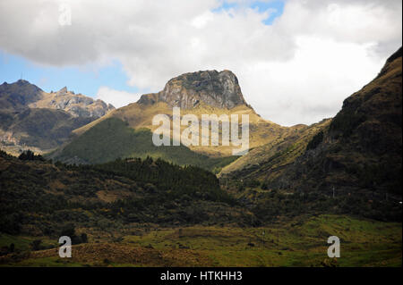 Cajas Nationalpark in den hohen Anden auf rund 4000 Metern Höhe bietet einige der spektakulärsten Landschaften in Ecuador. Zerklüftete Felsformationen, zahlreiche Seen und unglaubliche Flora sind Teil der Natur. Genommen 18.10.2016. Foto: Reinhard Kaufhold/Dpa-Zentralbild/ZB | weltweite Nutzung Stockfoto