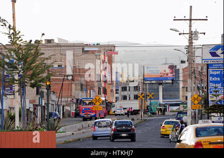 Riobamba in Ecuador. 16. Oktober 2016. Neu errichtete Häuser am Rande der Stadt Riobamba in der Provinz Chimborazo. Aufgenommen am 16.10.2016. Foto: Reinhard Kaufhold/Dpa-Zentralbild/ZB | weltweite Nutzung/Dpa/Alamy Live-Nachrichten Stockfoto