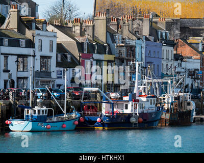 Weymouth, Dorset, UK. 13. März 2017. Weymouth Hafen an einem warmen und sonnigen Frühlingstag an der Südküste. © Dan Tucker/Alamy Live-Nachrichten Stockfoto