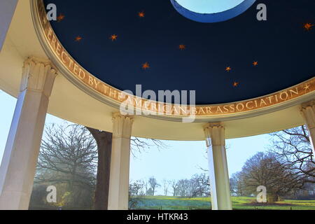 Runnymede, Surrey, UK - 22. Januar 2017: Magna Carta Denkmal in der Nähe der Themse in Runnymede, in der Nähe von Windsor. Erstellt von der American Bar Asso Stockfoto