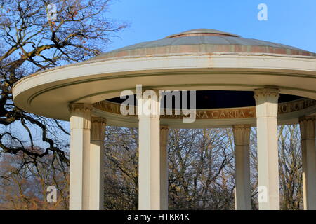 Runnymede, Surrey, UK - 22. Januar 2017: Magna Carta Denkmal in der Nähe der Themse in Runnymede, in der Nähe von Windsor. Erstellt von der American Bar Asso Stockfoto