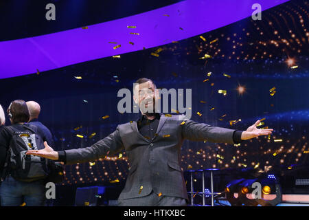 Eurovision Song Contest Vorentscheid Finale des Unser Lied 2017'. Songcontest für die deutschen Teilnehmer vertritt Deutschland beim ESC 2017 mit Kiew: Buegrer Lars Dietrich wo: Köln, Deutschland: 9. Februar 2017 Stockfoto