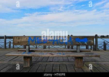 Mineralische Wharf gebaut von Schülern des Eiffel auf dem Fluss Odiel in Huelva Stockfoto