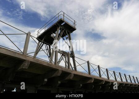 Mineralische Wharf gebaut von Schülern des Eiffel auf dem Fluss Odiel in Huelva Stockfoto