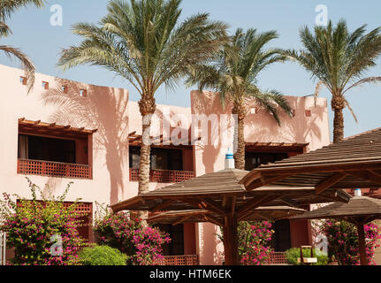 Baugebiet und Palmen das Hotel in Hurghada. Ägypten. "Die goldene 5' 5. Oktober 2016. Stockfoto