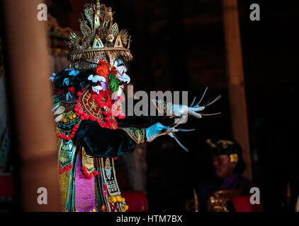 Traditioneller Legong Tanz des Ramayana. Ubud, Bali, Indonesien Stockfoto