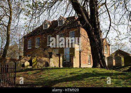 Haus neben St Mary die Jungfrau Kirche, Potton, Bedfordshire Stockfoto