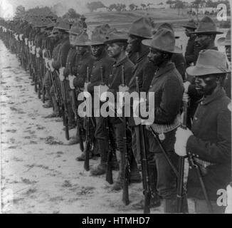 Einige unserer tapferen Rotflügel jungen geholfen, um Kuba zu befreien "Bildung von schwarzen Soldaten, nach dem Spanisch-Amerikanischen Krieg. Stereograph. c1899. Stockfoto