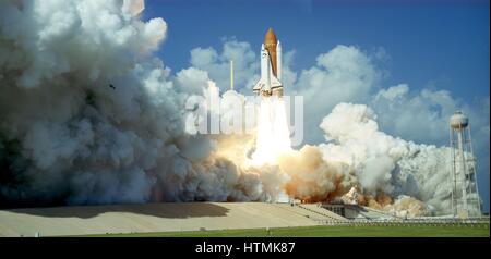 Start des Space Shuttle Challenger, 1985. NASA-Foto. Stockfoto