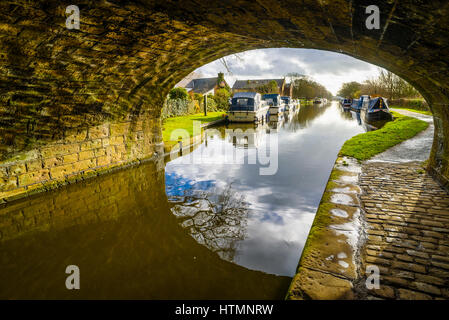 Unter Kanalbrücke in der Nähe von Tithebarn Becken auf dem Lancaster-Kanal bei Garstang Lancashire anzeigen Stockfoto