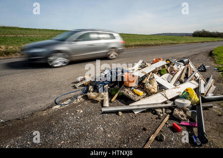 Brighton, UK. 13. März 2017. Fliege-Kippen in der South Downs National Park, in der Nähe von Brighton Credit: Andrew Hasson/Alamy Live News Stockfoto