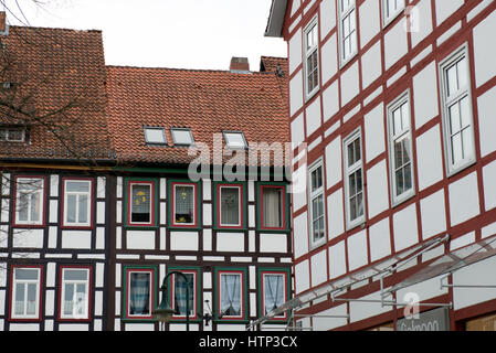 Northeim, Deutschland. 13. März 2017. Alte Fachwerkhäuser in Northeim, Deutschland, 13. März 2017. Die fünf kooperierenden Holz Städte im südlichen Niedersachsen, Duderstadt, Einbeck, Hann. Muenden, Northeim und Osterode wollen gemeinsam steigern Sie das Interesse an Holz-Tourismus. Foto: Swen Pförtner/Dpa/Alamy Live News Stockfoto