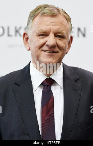 Wolfsburg, Deutschland. 14. März 2017. Andreas Renschler, Stuhl für gewerbliche Fahrzeuge im Bild bei der jährlichen Pressekonferenz für die Volkswagen AG in der Unternehmenszentrale in Wolfsburg, Deutschland, 14. März 2017. Foto: Rainer Jensen/Dpa/Alamy Live-Nachrichten Stockfoto