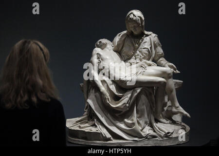 National Gallery, London, UK. 14. März 2017. Pieta (kopiert nach Pieta 1497-1500, St Peter's Vatikanstadt). 1975. die Nationalgalerie präsentiert die erste Ausstellung der kreativen Partnerschaft zwischen Michelangelo (1475-1564) und Sebastian del Piombo (1485-1547) gewidmet. Die Ausstellung läuft vom 15. März bis 25. Juni 2017 Credit: Dinendra Haria/Alamy Live News Stockfoto