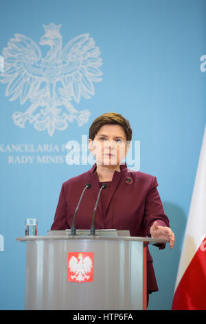 Polen. 14. März 2017. Nach einer Sitzung der polnische Ministerrat am 14. März 2017 Beata Szydlo Premierminister und Minister für Entwicklung und Finanzen Mateusz Morawiecki hielt eine Pressekonferenz. Hauptthemen waren wirtschaftliche Entwicklung in Polen und die Folgen der Austritt für polnische Staatsbürger. -KEIN Draht-SERVICE - Foto: Jan A. Credit: Dpa picture-Alliance/Alamy Live News Stockfoto