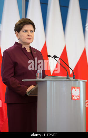 Polen. 14. März 2017. Nach einer Sitzung der polnische Ministerrat am 14. März 2017 Beata Szydlo Premierminister und Minister für Entwicklung und Finanzen Mateusz Morawiecki hielt eine Pressekonferenz. Hauptthemen waren wirtschaftliche Entwicklung in Polen und die Folgen der Austritt für polnische Staatsbürger. -KEIN Draht-SERVICE - Foto: Jan A. Credit: Dpa picture-Alliance/Alamy Live News Stockfoto