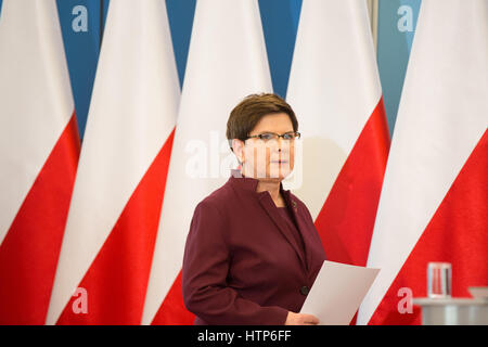 Polen. 14. März 2017. Nach einer Sitzung der polnische Ministerrat am 14. März 2017 Beata Szydlo Premierminister und Minister für Entwicklung und Finanzen Mateusz Morawiecki hielt eine Pressekonferenz. Hauptthemen waren wirtschaftliche Entwicklung in Polen und die Folgen der Austritt für polnische Staatsbürger. -KEIN Draht-SERVICE - Foto: Jan A. Credit: Dpa picture-Alliance/Alamy Live News Stockfoto