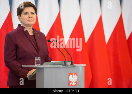 Polen. 14. März 2017. Nach einer Sitzung der polnische Ministerrat am 14. März 2017 Beata Szydlo Premierminister und Minister für Entwicklung und Finanzen Mateusz Morawiecki hielt eine Pressekonferenz. Hauptthemen waren wirtschaftliche Entwicklung in Polen und die Folgen der Austritt für polnische Staatsbürger. -KEIN Draht-SERVICE - Foto: Jan A. Credit: Dpa picture-Alliance/Alamy Live News Stockfoto