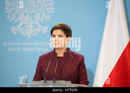 Polen. 14. März 2017. Nach einer Sitzung der polnische Ministerrat am 14. März 2017 Beata Szydlo Premierminister und Minister für Entwicklung und Finanzen Mateusz Morawiecki hielt eine Pressekonferenz. Hauptthemen waren wirtschaftliche Entwicklung in Polen und die Folgen der Austritt für polnische Staatsbürger. -KEIN Draht-SERVICE - Foto: Jan A. Credit: Dpa picture-Alliance/Alamy Live News Stockfoto