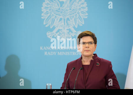 Polen. 14. März 2017. Nach einer Sitzung der polnische Ministerrat am 14. März 2017 Beata Szydlo Premierminister und Minister für Entwicklung und Finanzen Mateusz Morawiecki hielt eine Pressekonferenz. Hauptthemen waren wirtschaftliche Entwicklung in Polen und die Folgen der Austritt für polnische Staatsbürger. -KEIN Draht-SERVICE - Foto: Jan A. Credit: Dpa picture-Alliance/Alamy Live News Stockfoto