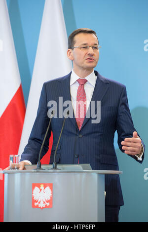 Polen. 14. März 2017. Nach einer Sitzung der polnische Ministerrat am 14. März 2017 Beata Szydlo Premierminister und Minister für Entwicklung und Finanzen Mateusz Morawiecki hielt eine Pressekonferenz. Hauptthemen waren wirtschaftliche Entwicklung in Polen und die Folgen der Austritt für polnische Staatsbürger. -KEIN Draht-SERVICE - Foto: Jan A. Credit: Dpa picture-Alliance/Alamy Live News Stockfoto