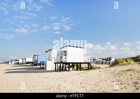 Strandhäuser in Bleriot-Plage, ein beliebter Strand in der Nähe von Calais, Frankreich Stockfoto