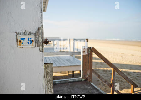 Strandhäuser in Bleriot-Plage, ein beliebter Strand in der Nähe von Calais, Frankreich Stockfoto