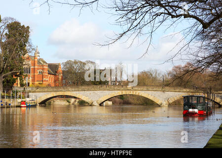 Evesham, Worcestershire - Fluss Avon und Arbeiter Bridge, England UK Stockfoto