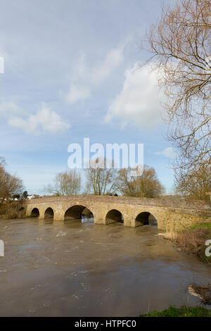 Bilovec Brücke, ein 17. Jahrhundert steinerne Brücke über den Fluss Avon bei Bilovec, Worcestershire, England UK Stockfoto