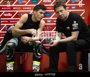 12. März 2017, Losail Circuit, Katar.  Aleix Espargaro, Aprilia während der Schlusstag der MotoGP Wintertest in Losail International Circ reitet Stockfoto