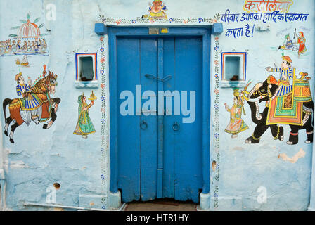 Kunstwerke gemalt im Außenbereich des Hauses in der Altstadt, Udaipur, Rajasthan, Indien Stockfoto