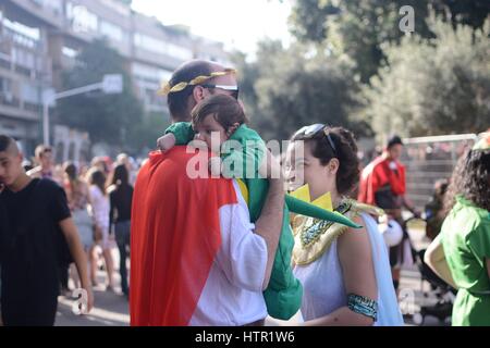 Tel Aviv, Israel. 10. März 2017. Jedes Jahr organisiert die Gemeinde von Tel Aviv eine Straße Rave-Party in Tel Aviv zu Purim feiern. Bildnachweis: Laura Chiesa/Pacific Press/Alamy Live-Nachrichten Stockfoto