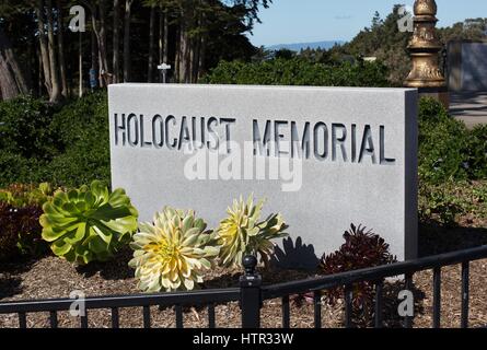 Das Zeichen für das Holocaust-Mahnmal an der Ehrenlegion in San Francisco, CA, USA. Stockfoto