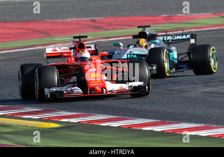 Circuit de Catalunya, Barcelona in der Nähe von Barcelona, Spanien, 27.2. - 2.3.2017, Formel eine Testtagen---Ferrari SF70-H, Sebastian Vettel (GER) und Lewis Hamilton (GBR), Mercedes-Benz W08 EQ Power+ Stockfoto