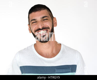 Nahen Ostens Mann lächelnd Glück lässig Studioportrait Stockfoto