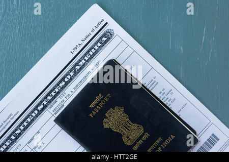 Close-up von H1-B Visa Petition und indischen Pass Stockfoto