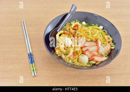 BBQ Schweinefleisch gelbe Noodle bowl Stockfoto