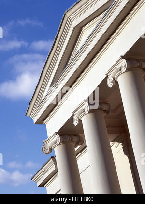 Gebäude mit Säulen Stockfoto