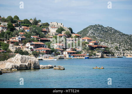 SIMENA, Türkei - 20. Mai: Aussicht auf Kalekoy Simena Bucht in Uchagiz Dorf von Antalya Provinz der Türkei alten Stein Häusern 2016 Stockfoto