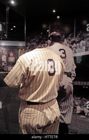 New York Yankees Trikot getragen von Babe Ruth (George Herman Ruth), National Baseball Hall Of Fame and Museum, Cooperstown, Vereinigte Staaten von Amerika. Stockfoto