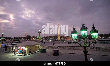 Schöne Szene und Blick bei Sonnenuntergang; Platz De La Concorde, Paris Stockfoto