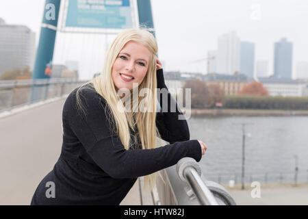 Porträt einer jungen Frau Stockfoto