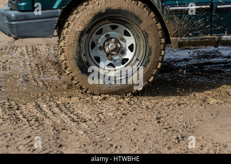 Allradantrieb Erfahrung in Wye Tal und Wald von Dean Tourismus Verband Mitglieder Whitecliff 4x4 Off Road. Stockfoto