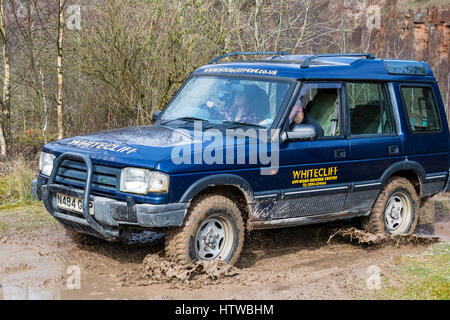 Allradantrieb Erfahrung in Wye Tal und Wald von Dean Tourismus Verband Mitglieder Whitecliff 4x4 Off Road. Stockfoto